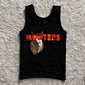 2 hooters tank tops (black and white)